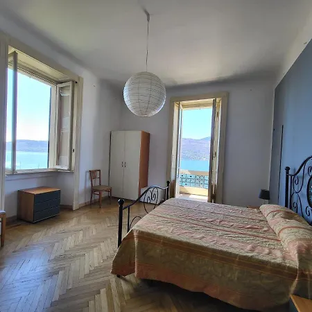 Marina Di Pallanza Apartment